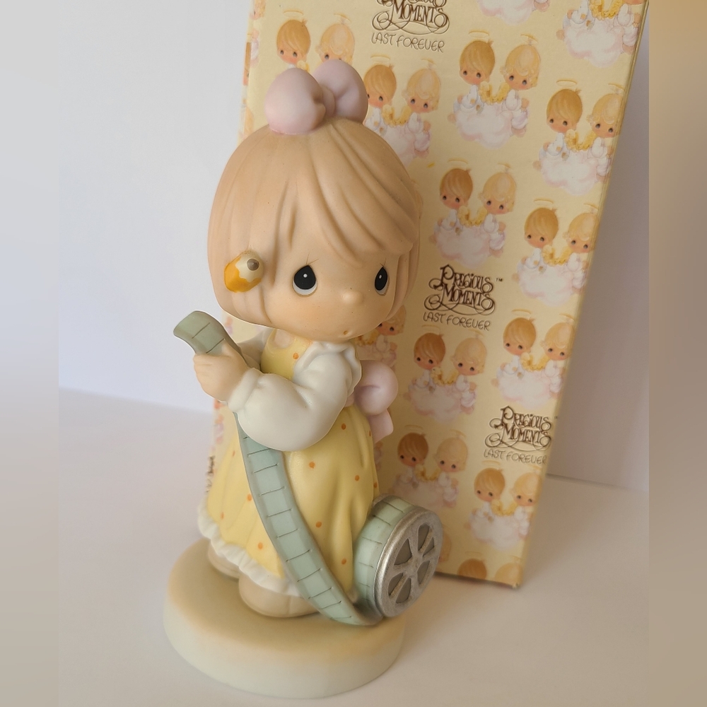 Vintage Precious Moments Girl Pictures Porcelain Collectible Figurine